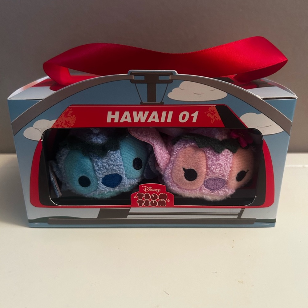 Disney Tsum Tsum Hawaii Set with Blue and Pink Characters